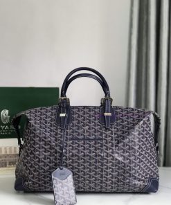 The Boeing travel bag is 45 centimeters long and is perfect for weekend short trips in the c fabmf97m