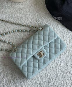 Chanel Bag 𝗖𝗛𝗔𝗡𝗘𝗟𝘾𝙁 Series Caviar Ball Pattern Quality with Sheepskin Inner𝙎𝙞𝙯𝙚 𝟮𝟯𝗰𝗺Model 𝟭𝟭 aq8pvi18