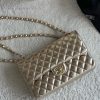 Chanel Bag 𝗖𝗛𝗔𝗡𝗘𝗟𝘾𝙁 series sheepskin quality with inner lambskinSize 𝟮𝟱 𝟱 𝗰𝗺Model 𝟭𝟭𝟭𝟭𝟮 qtby25j4