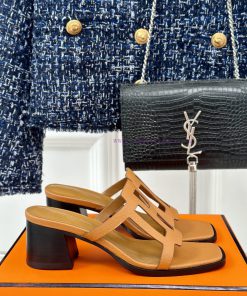 Herm è s/Herm è s Classic Hollow H Thick Heel SlippersExtremely retro design with a strong ec4lfyap4