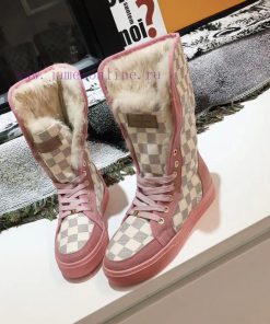 Classic and popular LOUIS VUITTON Louis Vuitton new color launch fabric LV embossed A-level y9xh0vep