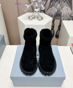 Top tierPrada 23vs Autumn/Winter Latest Explosive SeriesRound headed triangular snow bootsNunyzyq3ht
