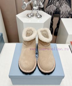 Top tierPrada 23vs Autumn/Winter Latest Explosive SeriesRound headed triangular snow bootsNu8veksxz2