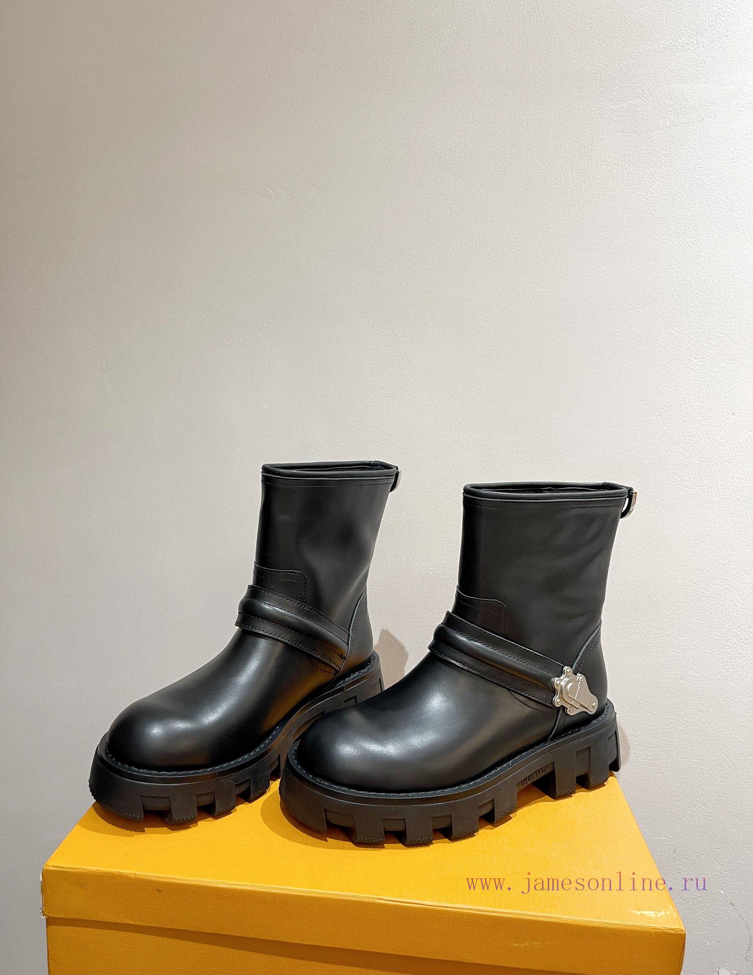 LV's latest popular short boots for autumn and winter are concise and practical, with a boldmkgj5kkl - Image 5