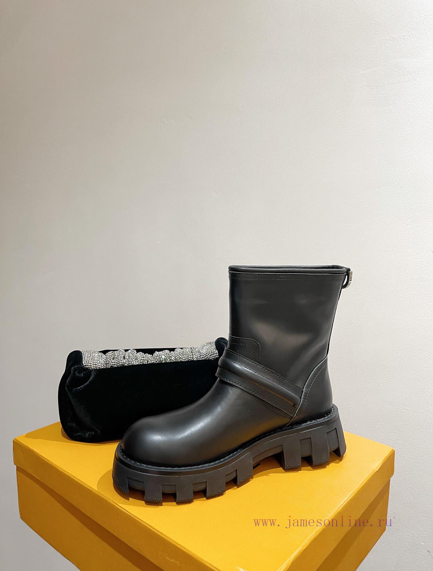 LV's latest popular short boots for autumn and winter are concise and practical, with a boldmkgj5kkl - Image 7