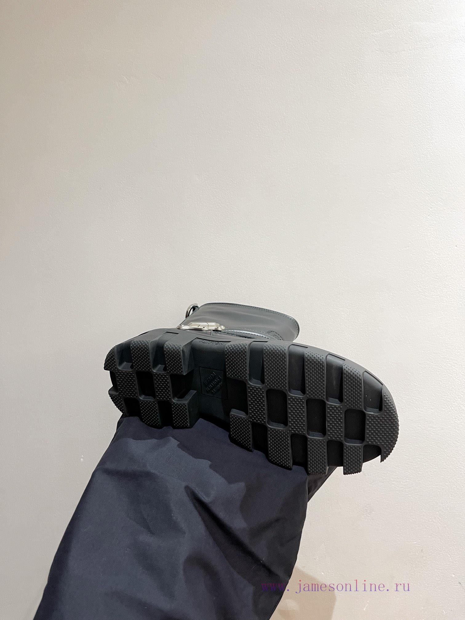 LV's latest popular short boots for autumn and winter are concise and practical, with a boldmkgj5kkl - Image 10