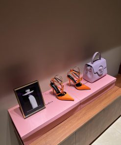 The most2023/fW/Versace: The Perfect Interpretation of Medusa|Very rich Italian style pairedoz2kphpe