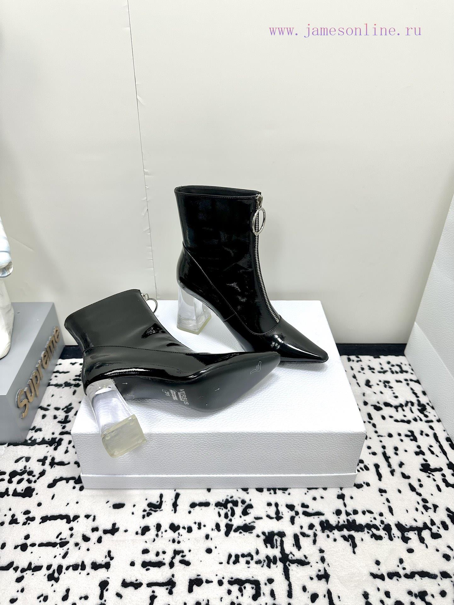 Versace is a top tier brand that is loved by many celebrities such as Gigi, Kendou, Miranda,li4a0d6m - Image 7