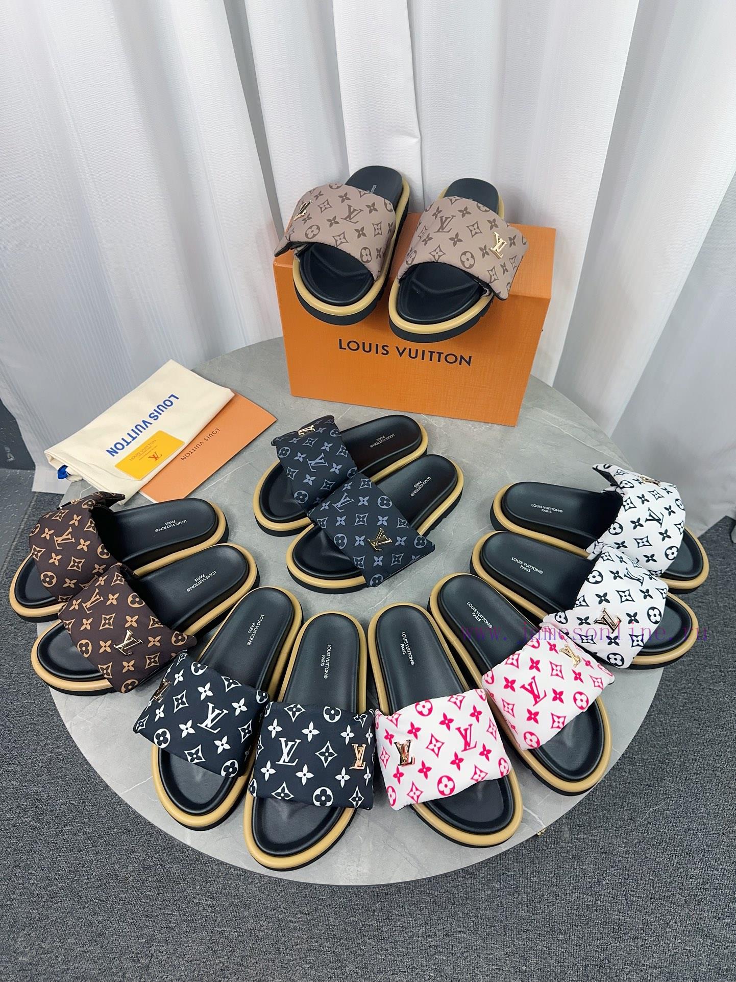 LV Lv brand L Home 2023 popular embossed logo embossed cool slippers. This Pool Pillow Comfolyer5llb - Image 9