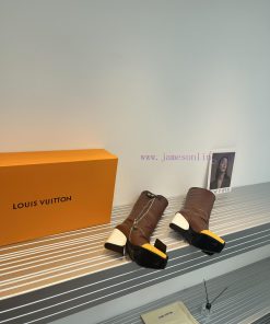 The mostLV FW new long boots,Can be paired with business outfit, a must-have for dinner partn2kjdbzj