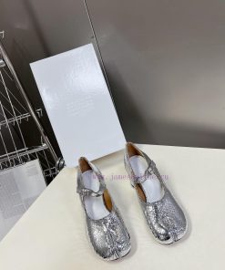 Maison Margiela MM6 tabi split toe shoes2024 New Product Best Buyer Purchasing 11 Perfect Rekjl1dj46
