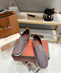 Loro Piana * purchased the original version 11 and replicated it on April 24, 1924. The exisy921fn8v
