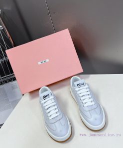 Miumiu's latest early spring fashion show, casual dirty shoes/sports white shoes, is a populak373r8f