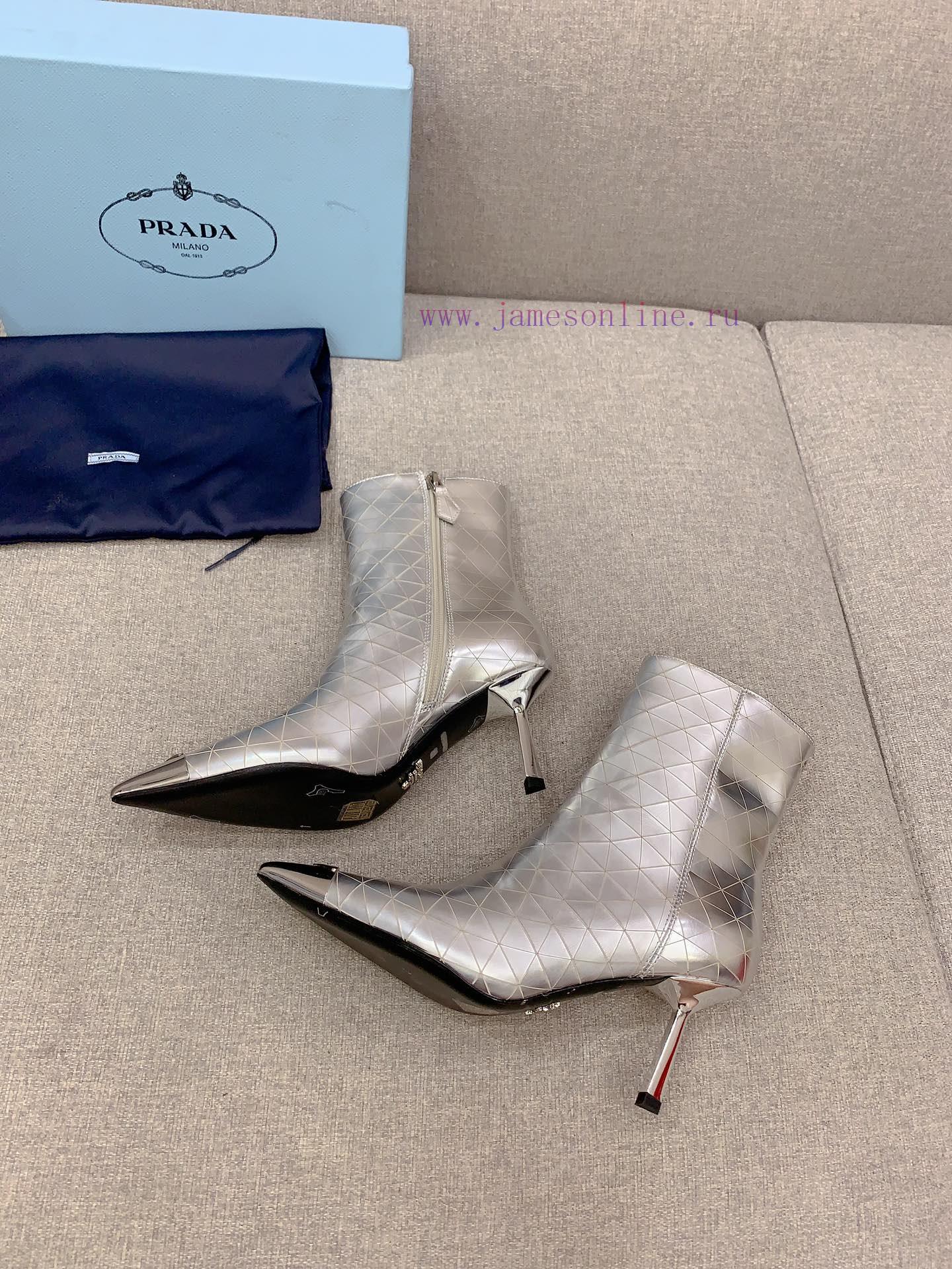 Prada's new triangle elevation and short boots are classic triangle emblem decorations, exqunny3ic6d - Image 5