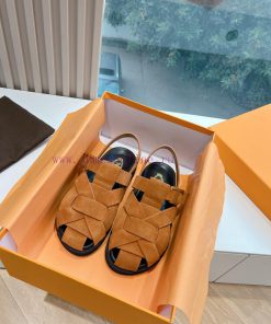 Tods 2024 Fashion Show Roman Sandals Pig Cage ShoesHand woven leather with retro and fashiong67hwqim
