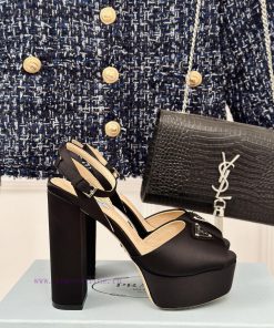 PRADA/PRADA Classic Triangle DiamondOne word thick heel Hentian high sandalsSpring/Summer Hohs4f5zgj