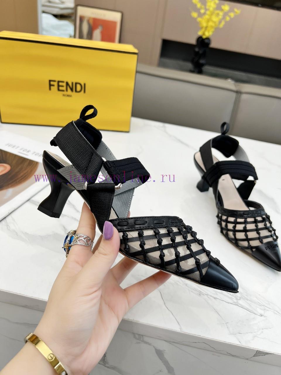 Fendi's new women's shoes feature a unique design and a perfect interpretation of avant-gard9a8ddocz - Image 3
