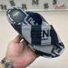 Couple styleFENDI's latest thick soled slippers for spring and summer, featuring an embroidenw1209cg