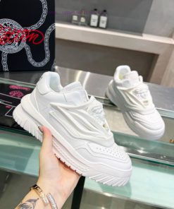 Versace, popular all over the internet in 2024, is a pair for everyone. The original Versacek3oviv5n
