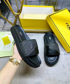 FENDI's latest wide padded slippers, gray FF jacquard and black cowhide splicing, black beltuvk5gbtk