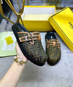 FENDI's latest round headed flat bottom slippers, made of brown FF jacquard fabric, decoratez4ts74eb