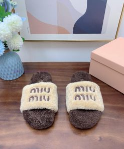 Miumiu Top2024 Autumn/Winter Trendy Mao Tuo 11 Mold Breaks the Market with All European and 4vgy2awl