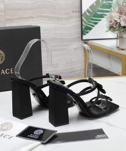 The mostVersace series launchedThe most high-end colors are bright and suitable for pairing 1qgw63mp