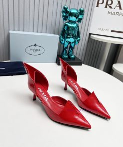 In 2025, SSS launches Prada's latest collection of long and short boots, sandals, slim heelseww10jt7