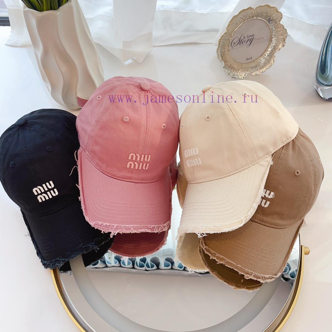 MiuMiu's new letter turned baseball capd4kg0rx3 - Image 9