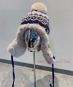 Burberry autumn and winter new ear protection hat, furry Lei Feng hatwp7utfkj