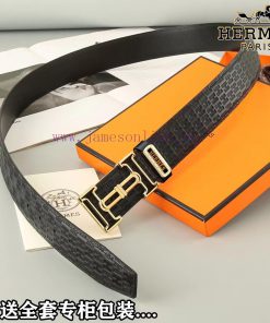 High end quality, physical photographyComes with a complete set of packagingHERMES Overseas a8877csw