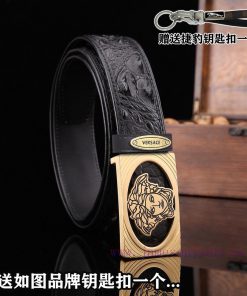 Give a picture of a Jaguar keychain as a giftComes with a complete set of wooden boxesVERSAC 65pwin36