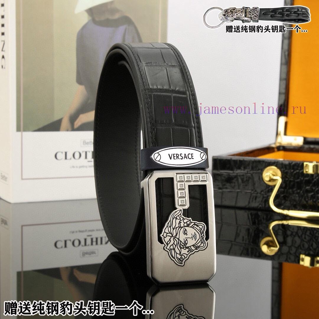 Give a keychain as a giftPromotion price delivery wooden boxVersace productsBuckle material: pgx8gsh3