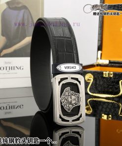 Give a keychain as a giftPromotion price delivery wooden boxVersace productsBuckle material: 90fo7ckm