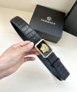 The 3D decoration on the buckle of the Versace head emblem waistband with a width of 4.0cm f sf5vjqrd