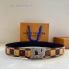This 4.0-wide LV Initiales double-sided belt is from the 2024 spring/summer men's fashion sh i8fu24ns