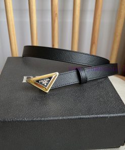 PRADA's belt design is simple yet exquisite. The metal buckle presents the iconic triangular lkhdaxrw