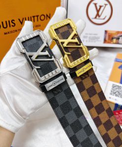 Belt LV Louis Vuitton inlaid with full diamondsThe waistband is replicated with 100% head la uv47us68
