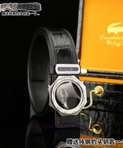 Give away a pure steel keychain as a giftComes with a complete set of wooden boxesSTEFANO RI k21brwmk