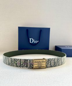 This 3.5cm wide waistband buckle is a new item from Dior, continuing the classic design and 18amwg6d