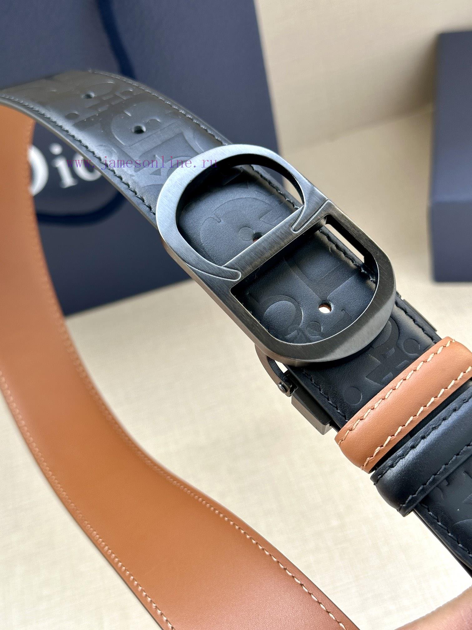 This metal clad brass waistband buckle from Dior is a new product in the Spring 2024 collect 3xex4v8v - Image 3