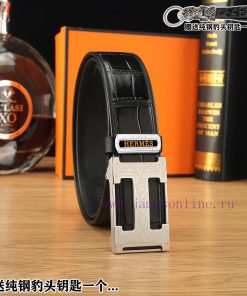Give away a pure steel keychain as a giftComes with a complete gift boxHERMES productsBuckle 4gjw9j1z