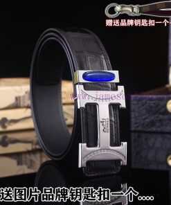 Give a picture keychain as a giftComes with a complete set of wooden boxesHERMES high-end su jrec06op