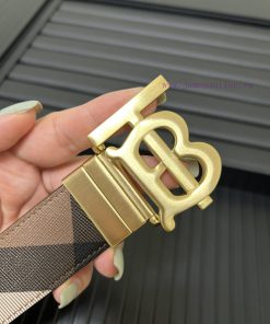 Burberry. BurberryA complete set of high-quality tail clip fasteners with a width of 35mm, p b816mrur