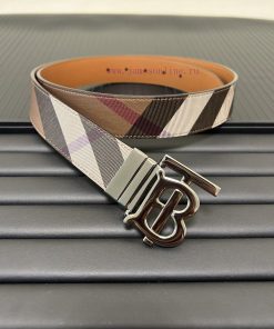 Burberry. BurberryA complete set of high-quality tail clip fasteners with a width of 35mm, p 9yqf32gk