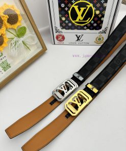 LV... Louis Vuitton automatic beltMaterial: Leather Belt with 100% Head Layer. The leather b sl1loe9n
