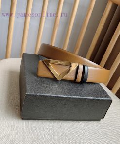 PRADA's buckle style waist belt comes from a multifunctional combination accessory series th js78voa0