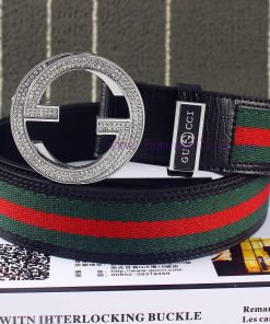 Gucci. Gucci ️ Diamond studdedIdentify and receive a punch as a giftThe material is made of vyp7ysrm