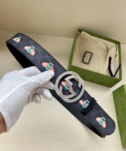 The GUCCI bee pattern, with a width of 4.0cm, is one of the iconic elements in Gucci's anima ipsij7ta