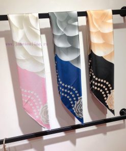 SCC2406 original Chanel 90cm silk square scarf, made of top-quality twill silk material. Madv3bg1fp9